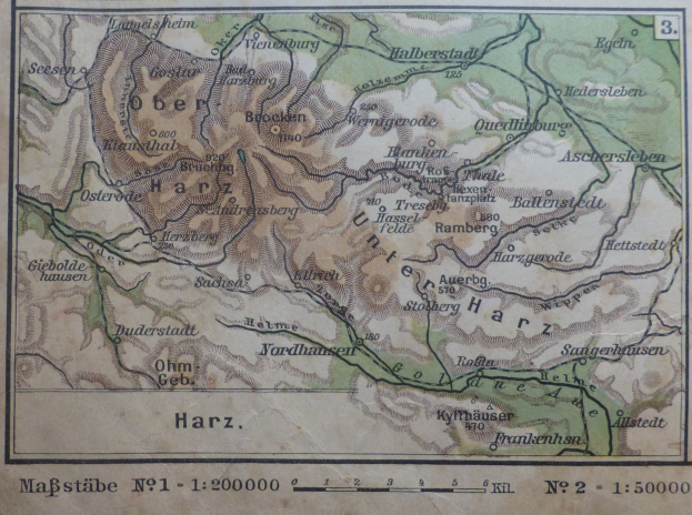 Alte Karte des Harz, Deutschland, zeigt Straßen, Gebäude und Sehenswürdigkeiten mit Text und Zahlen entlang der oberen und unteren Kante.