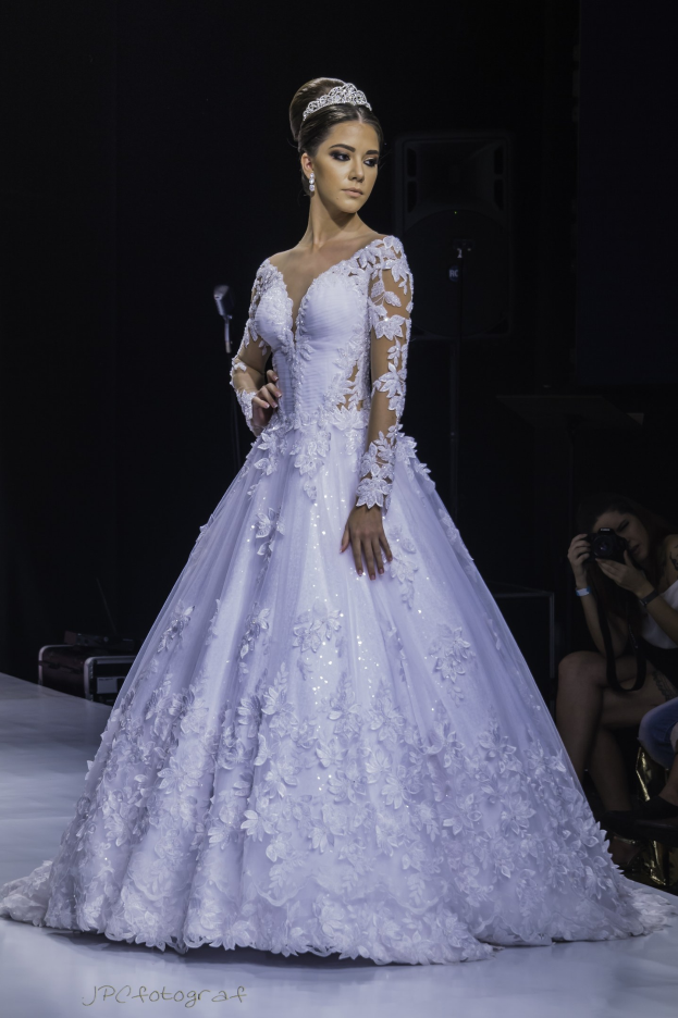 Eva Longoria setzt mit ihren Hochzeitstraum-Plattformen neue Maßstäbe in Cannes
