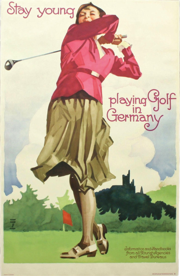 Eine Frau hält einen Golfschläger und steht vor einem Hintergrund mit einem Flaggenmast und Bäumen auf einem Plakat über einen Golfplatz in Deutschland.