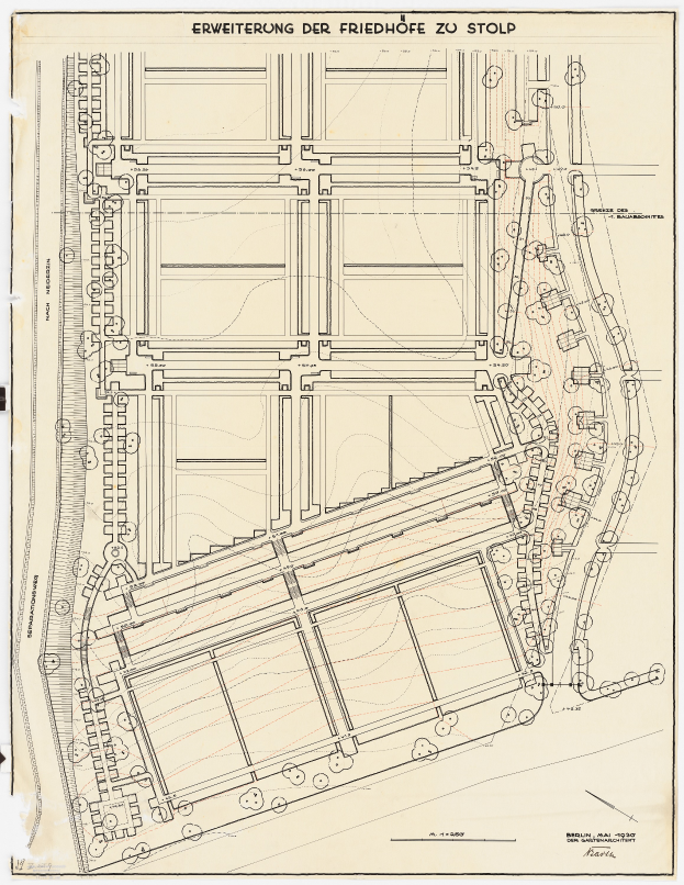Ein altes Stadtplan von Berlin, Deutschland, mit detaillierten Straßen, Gebäuden und Sehenswürdigkeiten auf einem weißen Hintergrund.