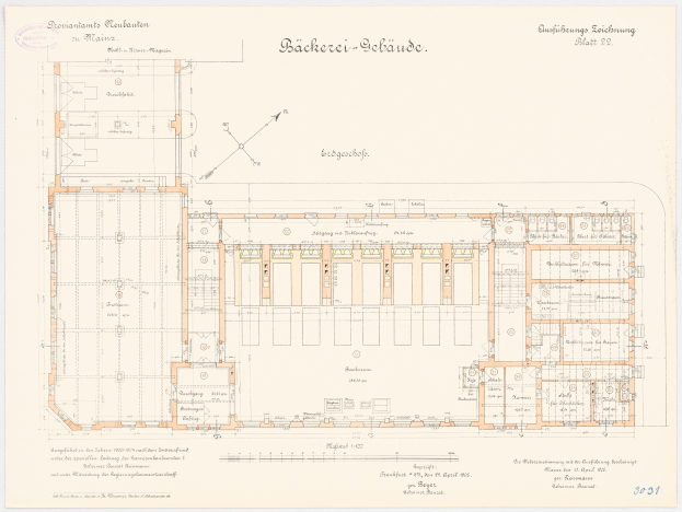 Schwarz-weißer architektonischer Grundriss des Reichstagsgebäudes in Berlin, Deutschland, zeigt detaillierte Raumaufteilungen, Flure, Fenster und Türen.