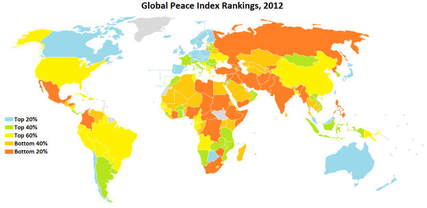 Eine Weltkarte, die nach den Globalen Friedensindex-Rankings 2012 farbig dargestellt ist, mit der Überschrift "Globale Friedensindex-Rankings 2012" oben.