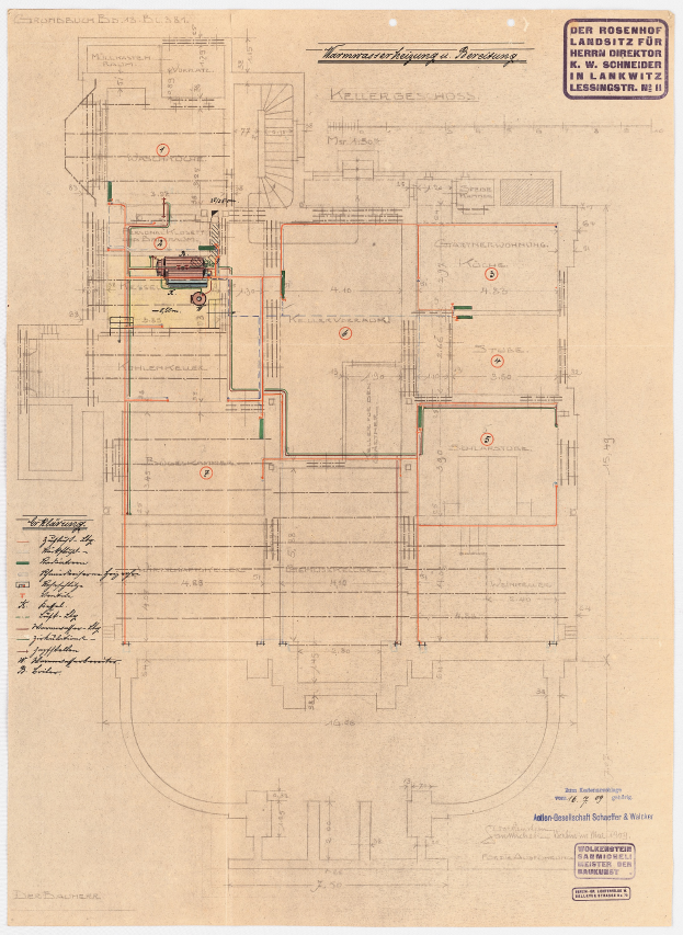 Ein detaillierter architektonischer Grundriss des Rosenhof-Krankenhauses in Hamburg, Deutschland, mit zahlreichen Drähten und Texten, die den Aufbau beschreiben, einschließlich Räumen, Fluren und anderen Merkmalen.
