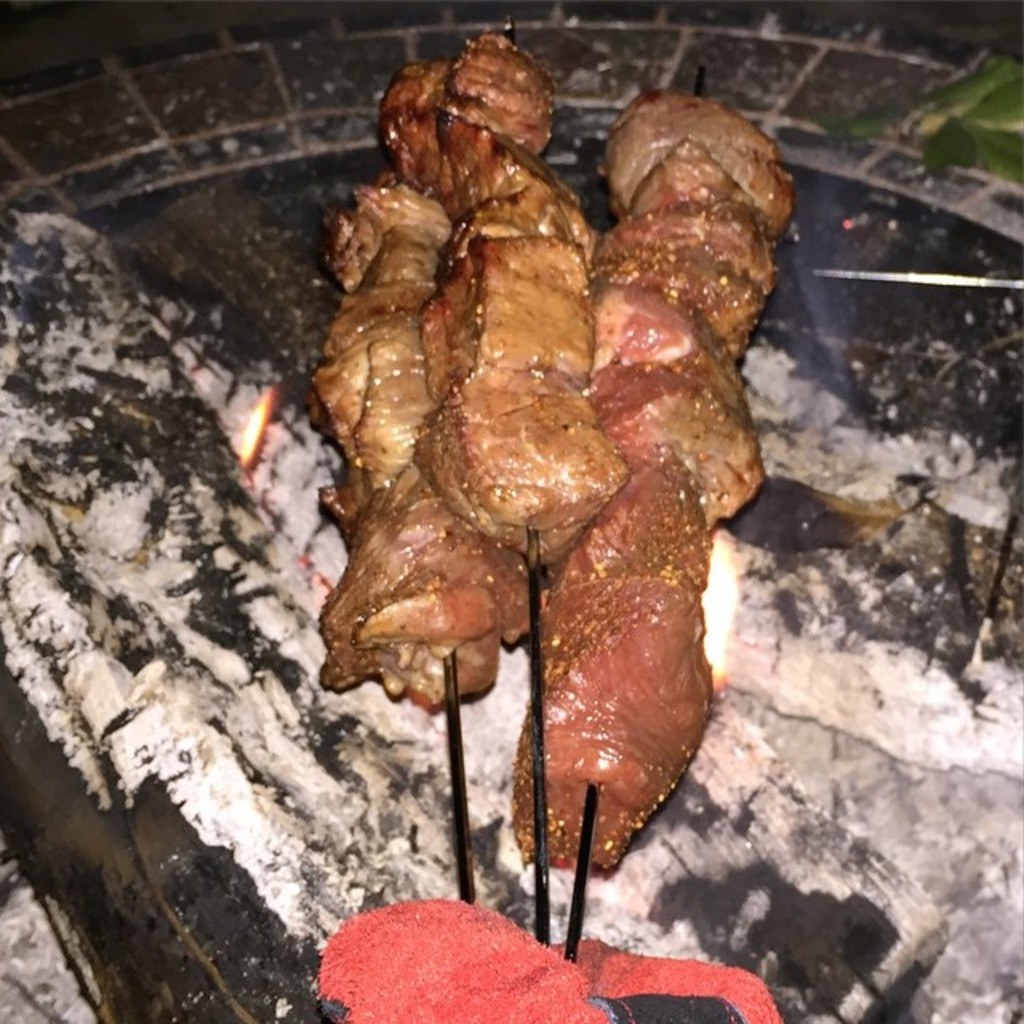 Ein Plakat mit der Aufschrift "Essen: Kaufe es mit Bedacht, koche es mit Sorgfalt, verwende weniger Getreide & Fleisch, serviere nur genug, verwende das, was übrig ist, verschwendet es nicht."