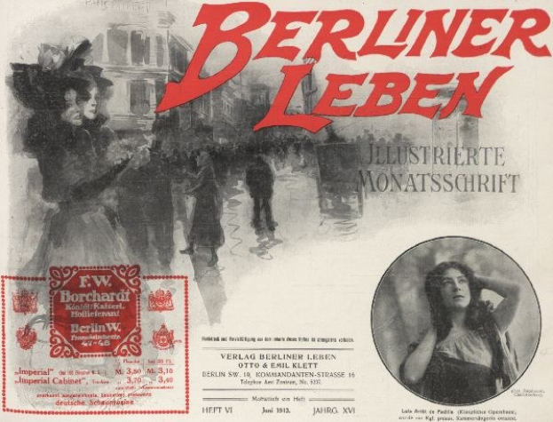 Eine alte deutsche Zeitungsanzeige für Berliner Leben, die eine Frau in einem schwarzen Kleid, Text, eine Briefmarke, einige Menschen und ein Gebäude im Hintergrund zeigt.