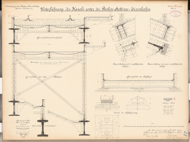Ein detailliertes architektonisches Zeichnung des Berliner-Sienbahn-Brücke, das strukturelle Pläne und Anmerkungen auf Papier zeigt.
