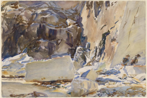 Ein Aquarell mit dem Titel "Mountain Scene" von John Singer Sargent, das eine verschneite Landschaft mit einer Gruppe von Menschen in Winterkleidung zeigt, die in einer Lichtung umgeben von zerklüfteten grauen Felsen und hohen Laubbäumen unter einem tiefblauen Himmel mit wolkigen Wolken steht.