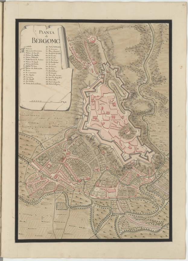 Ein detailliertes altes Buch mit einer Vintage-Karte von Bergamo, Italien, mit sichtbaren Straßen, Gebäuden und Sehenswürdigkeiten sowie Texten zur Beschreibung der Bevölkerung, Geschichte und Kultur der Stadt.