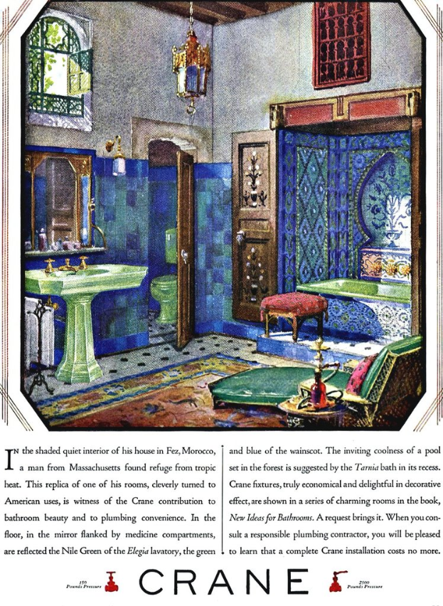Ein Buchseite, die ein Badezimmer mit Waschbecken, Wasserhahn, Spiegel, Lampe, Fenster, T√ľr, WC, Hocker, Stuhl, Badewanne und Teppich zeigt.