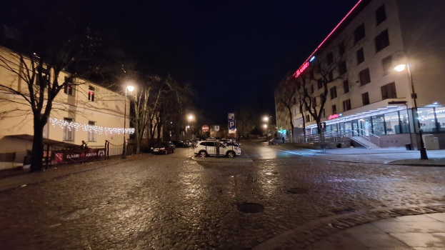 Nachtr├Ąglicher Zusammenprall: War es ein Stadtstra├čenrennen im Herzen der Stadt?