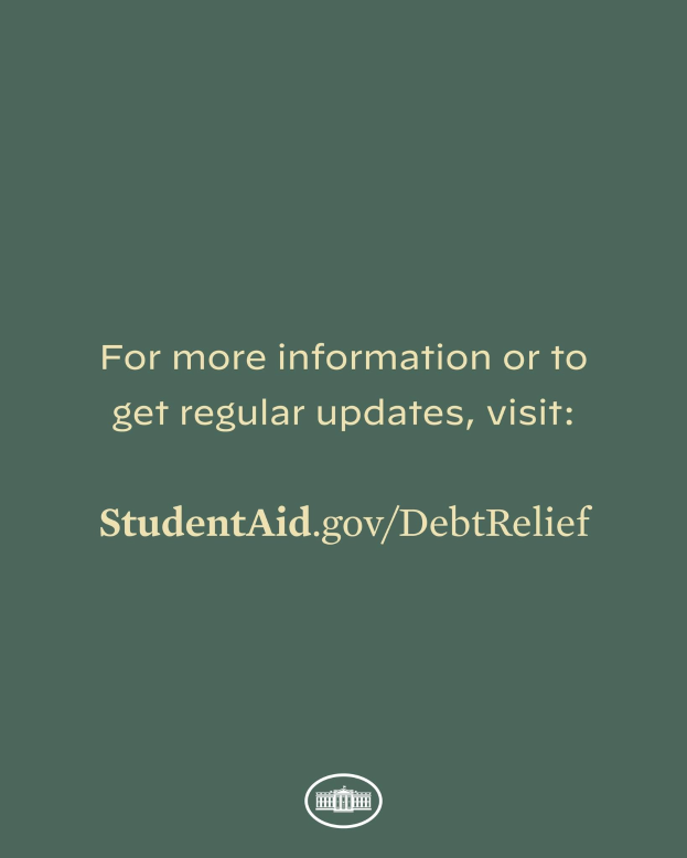 Grüner Hintergrund mit weißer Schrift, die StudentAid.gov/DebtRelief und ein Logo unten anzeigt.
